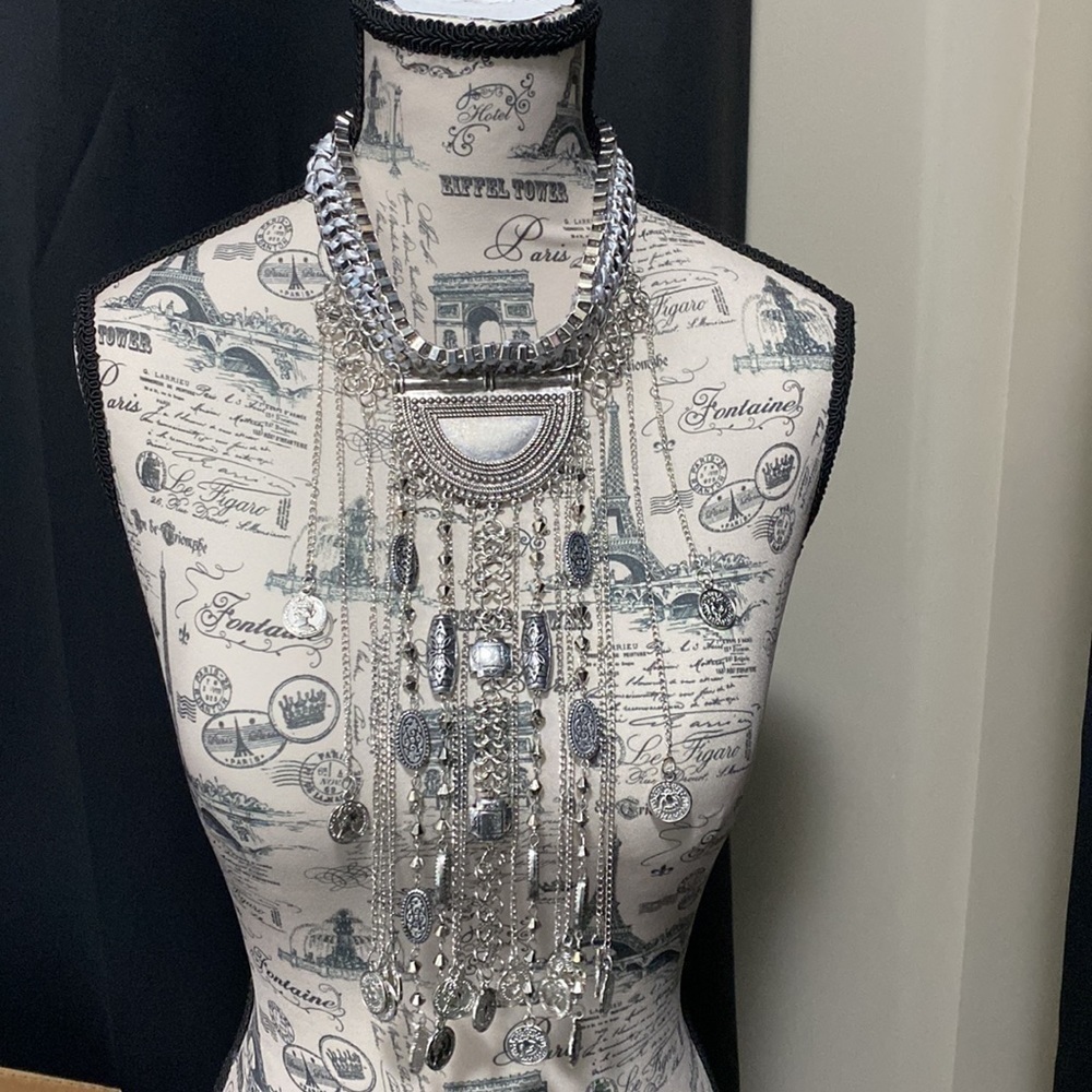 Boho Boutique Long Necklace - Picture 3 of 4